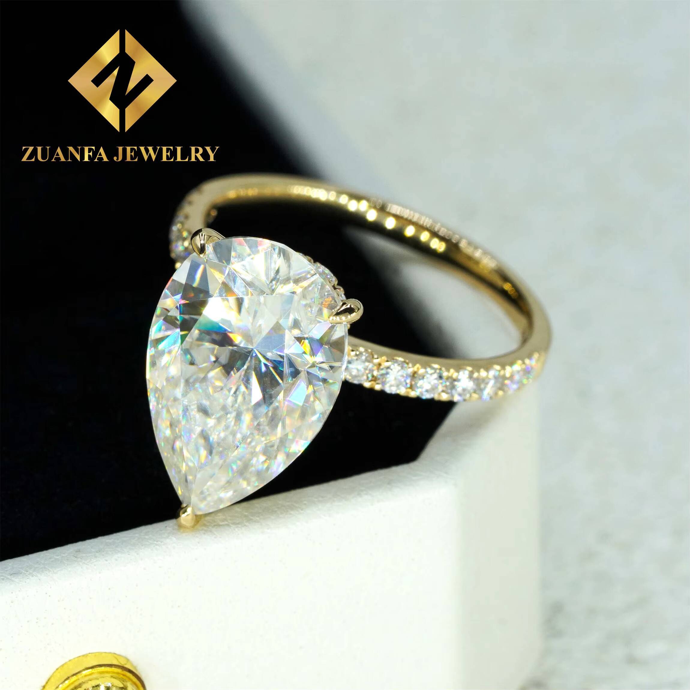 Classic 10k 14k 18k Yellow Solid Gold Bridal Wedding Jewelry Big 8Ct Crushed Pear Moissanite Diamond Engagement Solitaire Ring