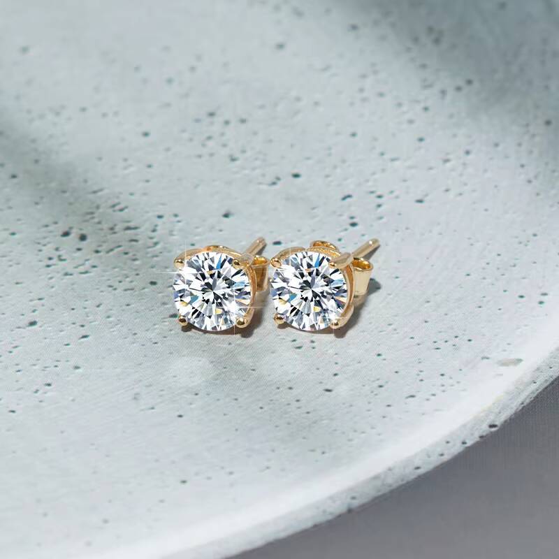 Niche Classic Four-Prong Genuine Moissanite Stud Earrings for Women High-End S925 Sterling Silver with Gold Plating Wholesale