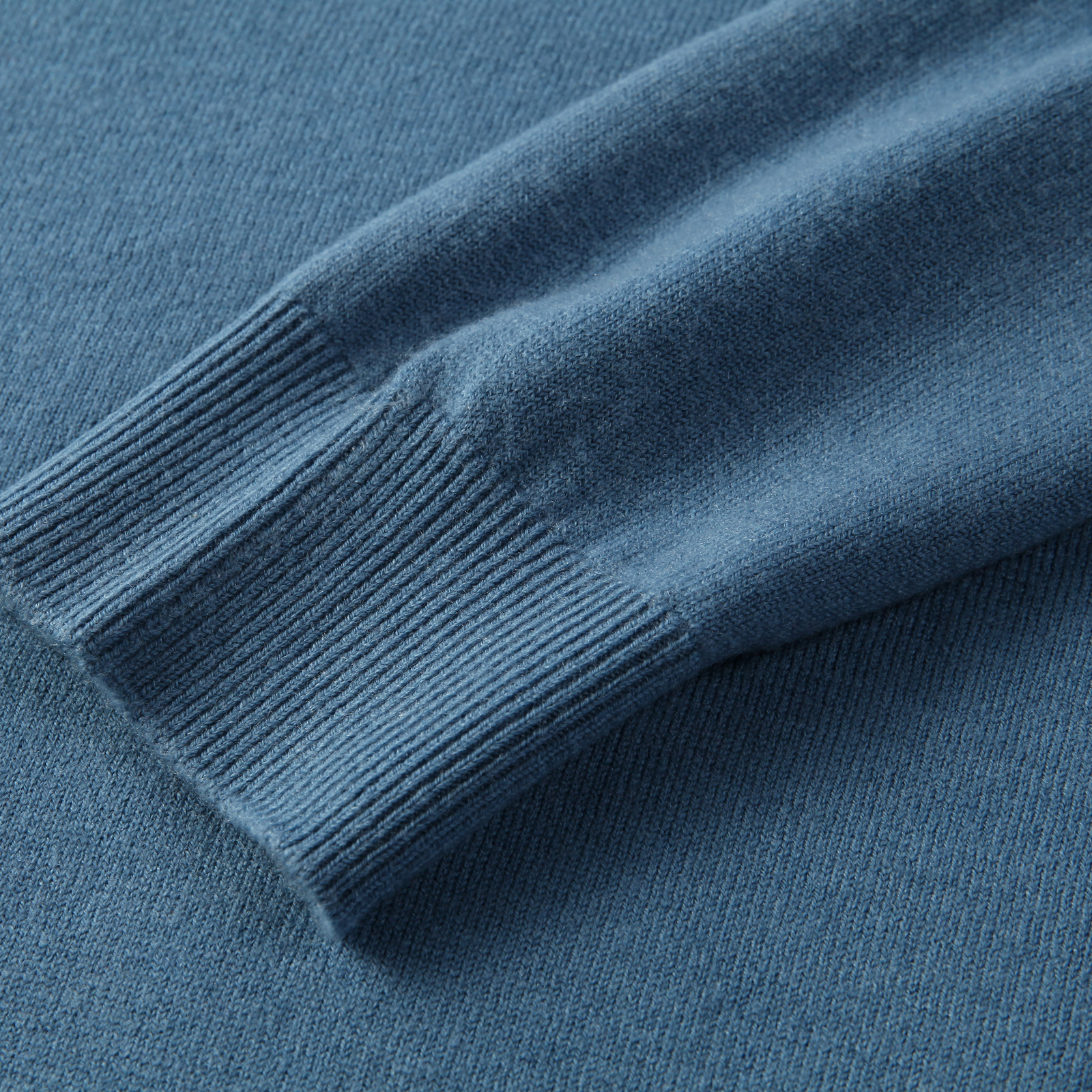 Men's round neck solid color sweater multi-color basic models of autumn and winter knitting bottoming tops