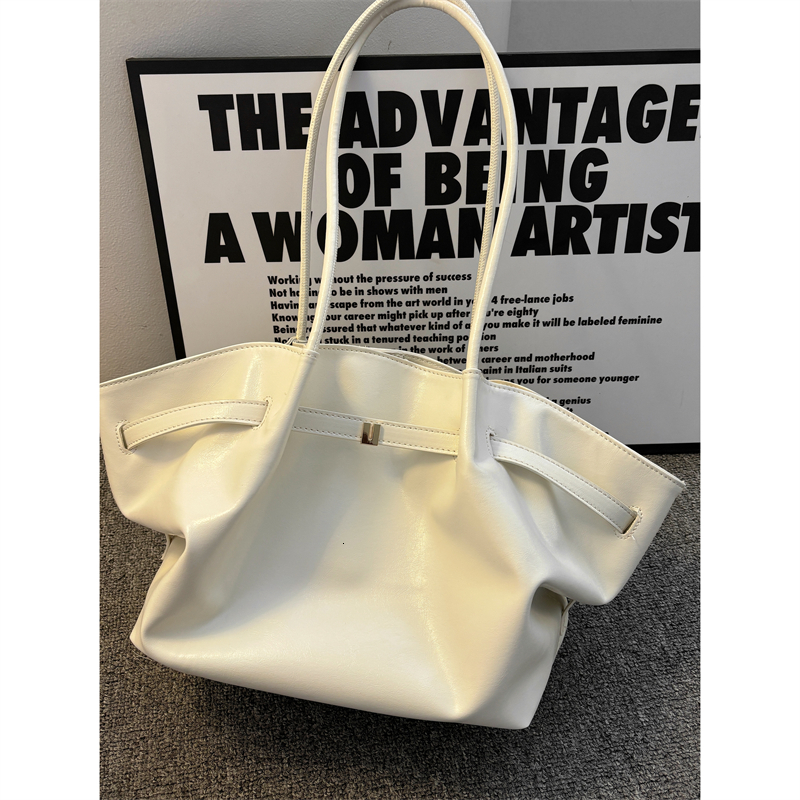 Early Spring Large Capacity Tote Bag High-end Versatile Casual Simple Shoulder Underarm Bag Handbag for Women 250726