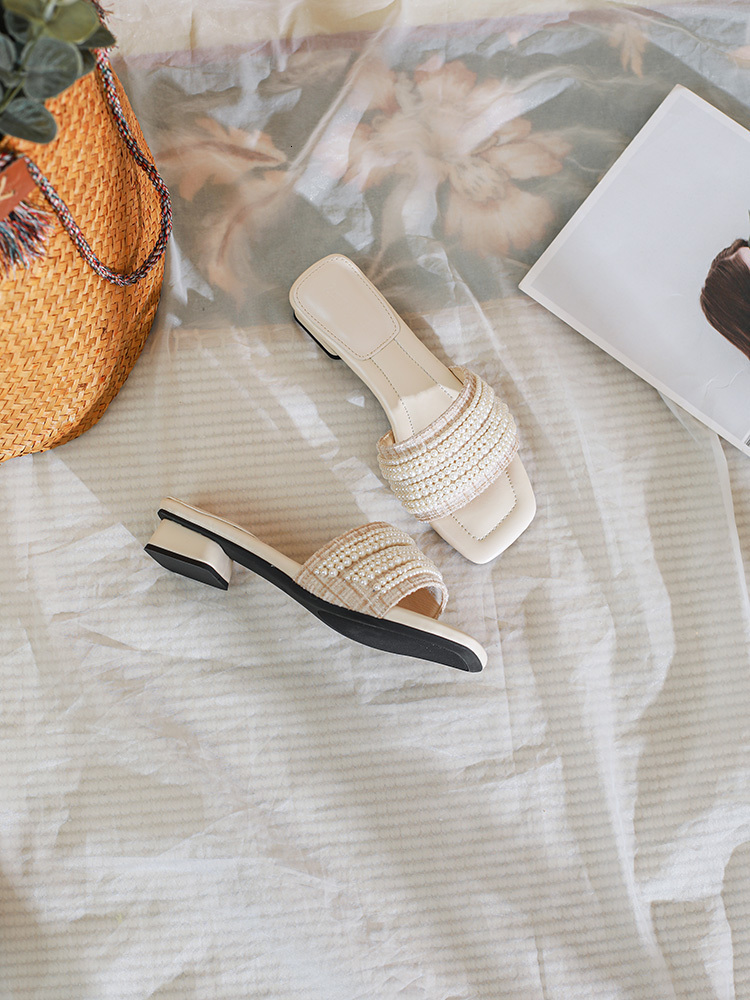 French Style Pearl One-Strap Slippers for Women 2025 Summer New Versatile Outdoor Beach Soft Sole Sandals for Women