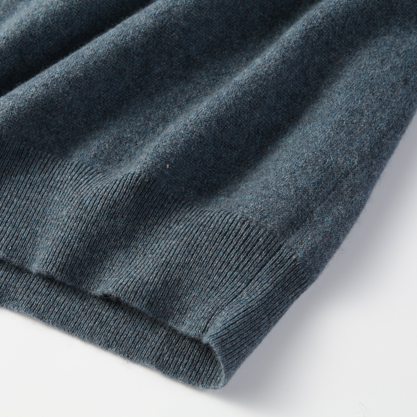 Men's basic paragraph round neck sweater simple solid color autumn and winter knitted bottoming shirt