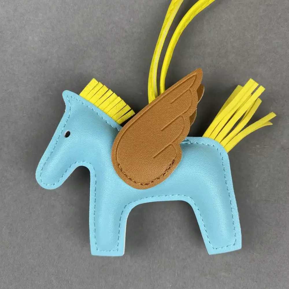 Py Bag Charm - Mti-Color Horse Charm Accessory for Handbag Backpack Keys Y250725