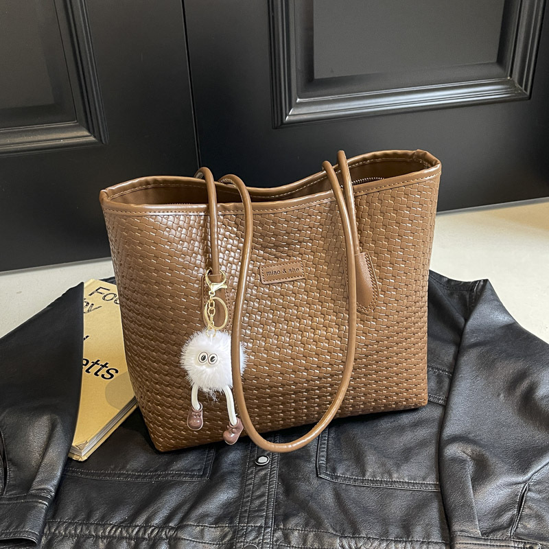 Luxury Brand Designer Bag Women's Luxury bag Bag Retro Large Capacity Handbag New Fashion Embossed Shoulder Underarm Bag For Work Commute Tote Ba