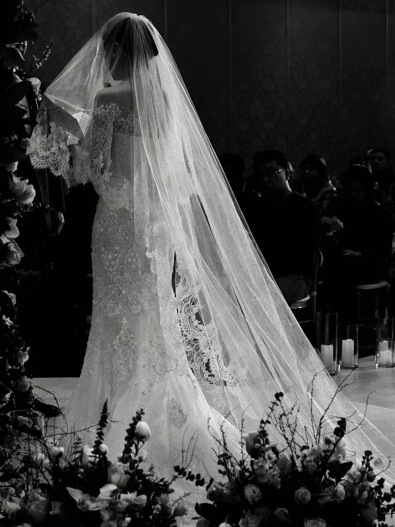 Luxury Lace Edge Two Layers Cathedtral Length Customized Wedding Veils Blusher Bridal Veil Wedding Accessories