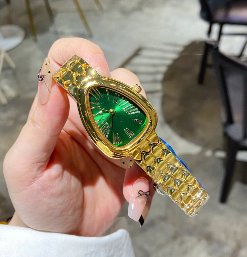 Luxury women's Bracelet BVLGARItiy Women's watch Quartz Watch Gold Heart shaped watch Top brand Diamond Stainless Steel watch Ladies Christmas Valentine's Day gift #03