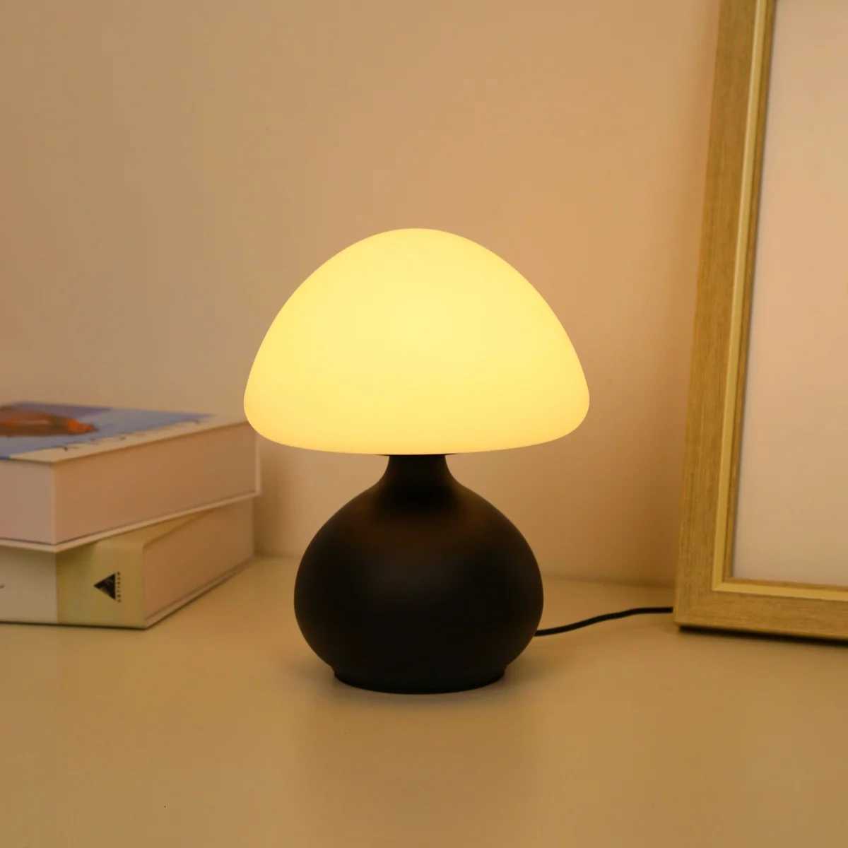 Modern minimalist mushroom table lamp with three color switching and infinite dimming for home decoration atmosphere table lamp XJ250725