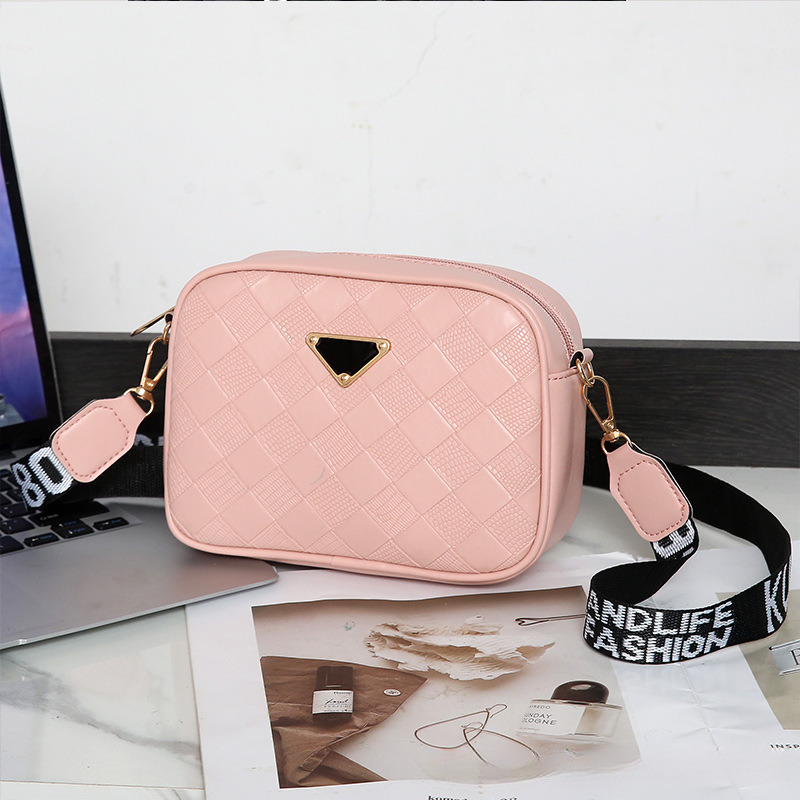 Fashionable Women's Woven Texture Handbag With Free Shipping, Designer's Luxurious Texture Small Square Bag, Shoulder Bag, New Casual Makeup