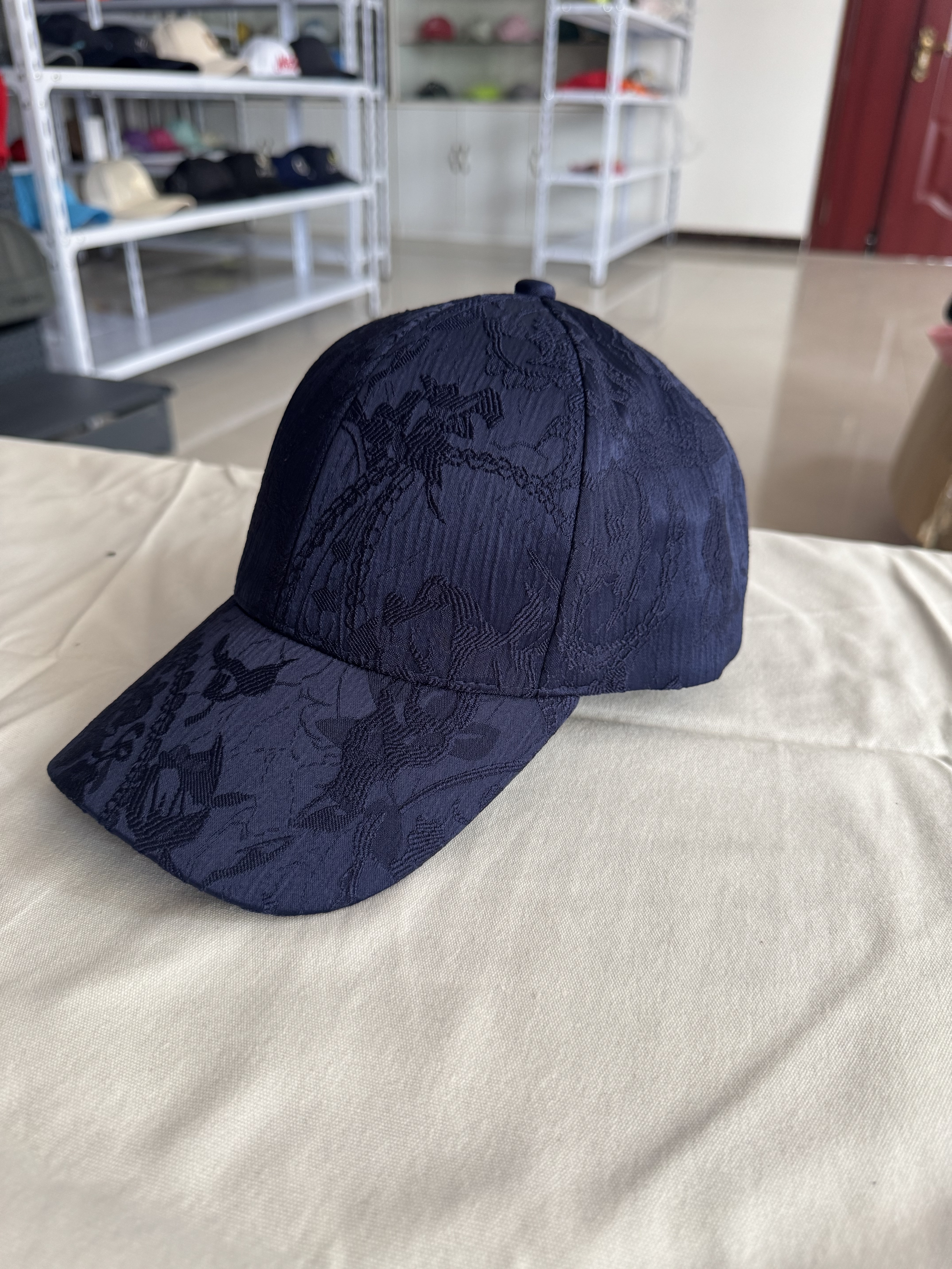 Embroidered high-quality baseball cap, versatile beanie hat