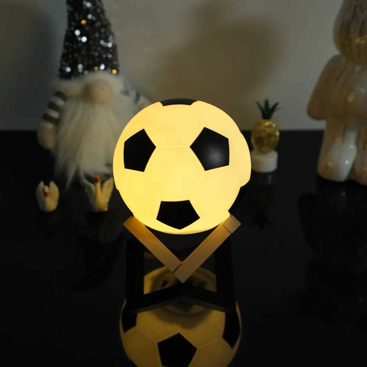 1pc 14cm/5.5in 3D Football Night Light Bedroom Desktop Decoration Soccer Lamp Battery Powered Perfect Gift For Teenagers Decor XJ250725