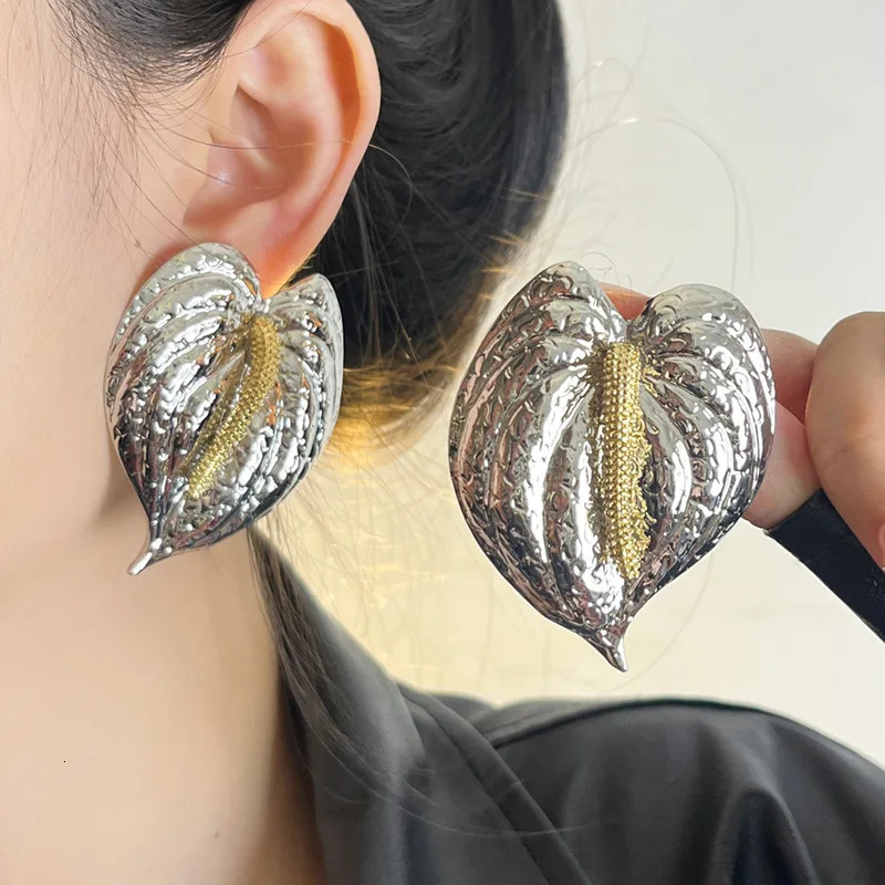 Kshmir Exaggerated Metal Large Leaves Earrings for Women European American Personality Unique Party Heavy Jewelry Accessories 250715