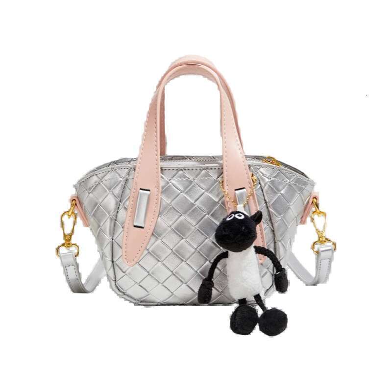 Woven Durable Single Shoulder Women Crossbody Handbag Ladies Designer Classic Elegant Cute Pendant Bag