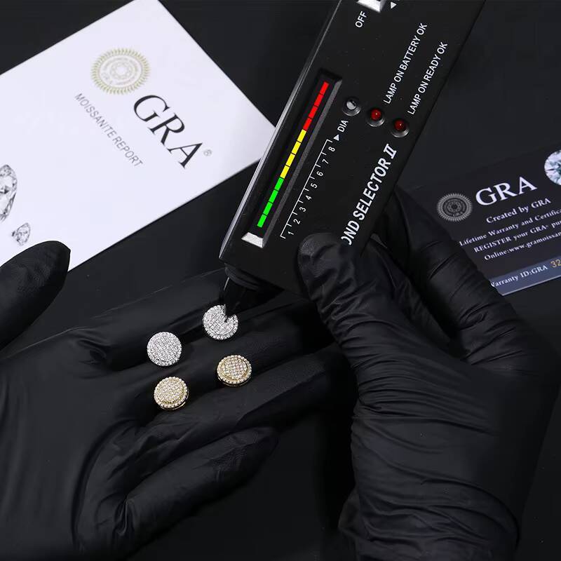 New Bling Moissanite Diamond Earring Round S925 Silver Stud Earrings Hip Hop CLuster Earring for Women Men Hip Hop