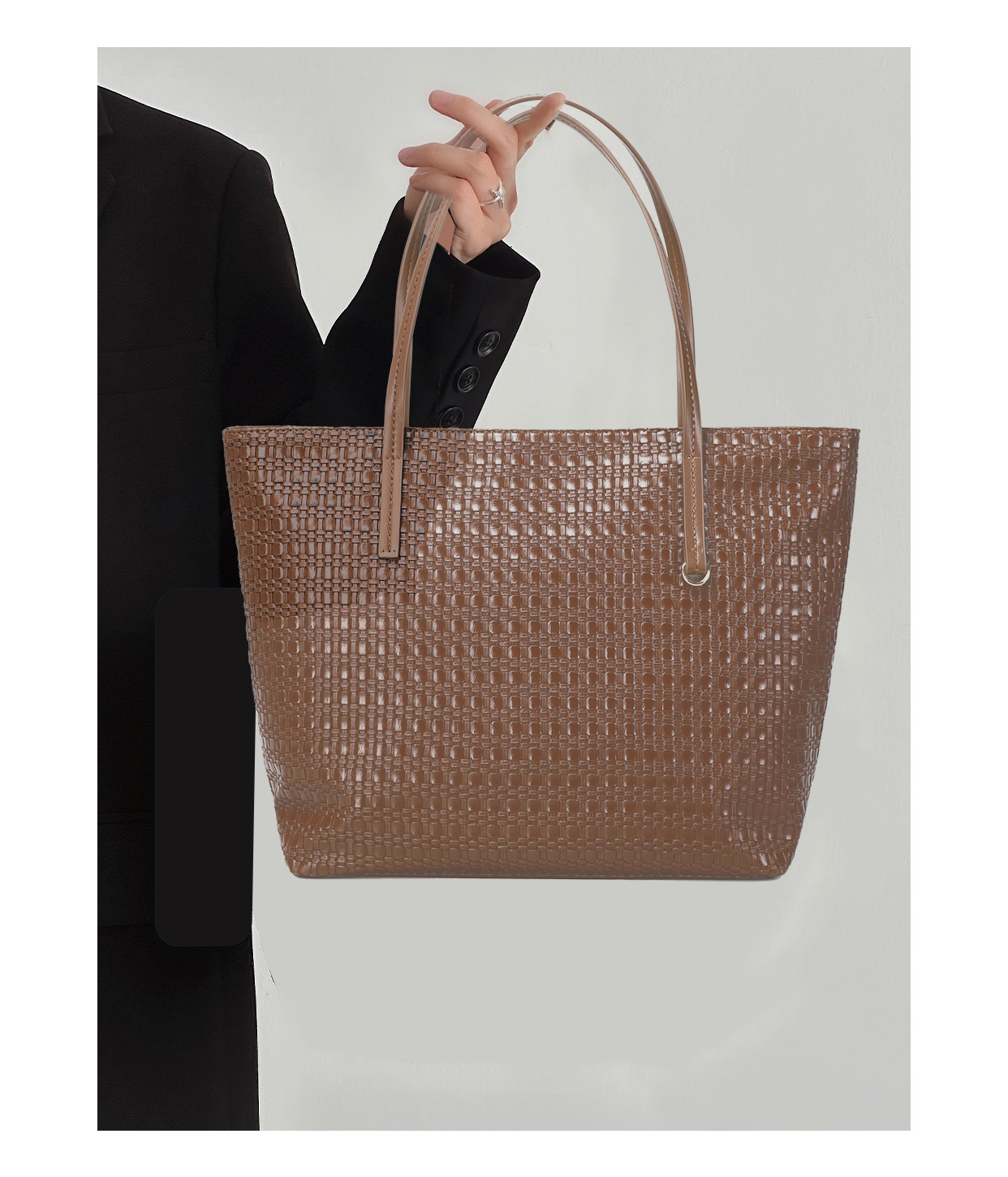 Totes The large-capacity woven pattern tote bag is a new and elegant commuter lady's hand-held underarm bag with a retro texture