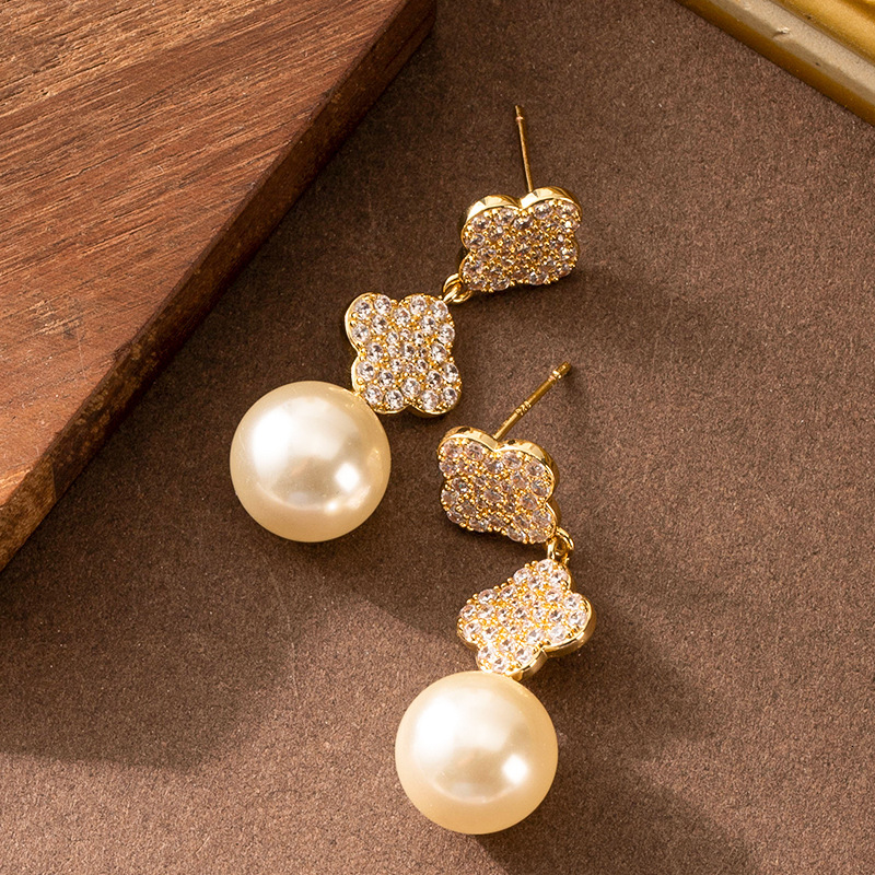 Fashion Exquisite Style Full Dia Four-Leaf Clover Pearl Tassel Earrings for Women High-End Long Niche Sier Needle Ear Jewelry