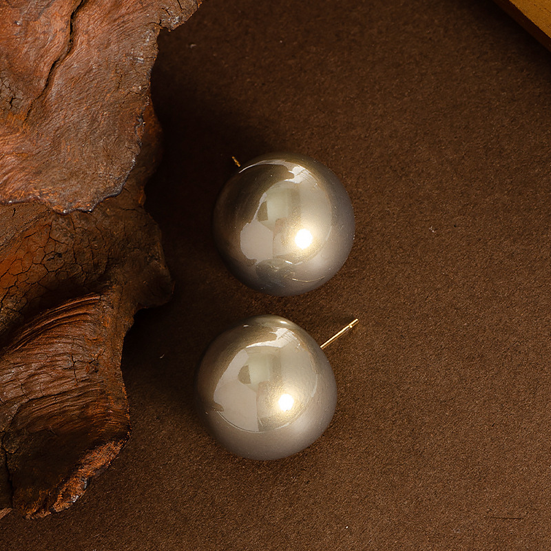 Sier Needle Korean Fever Same Style High Gloss Oversized Pearl Stud for Women Elegant Simple High-end Feel Earrings