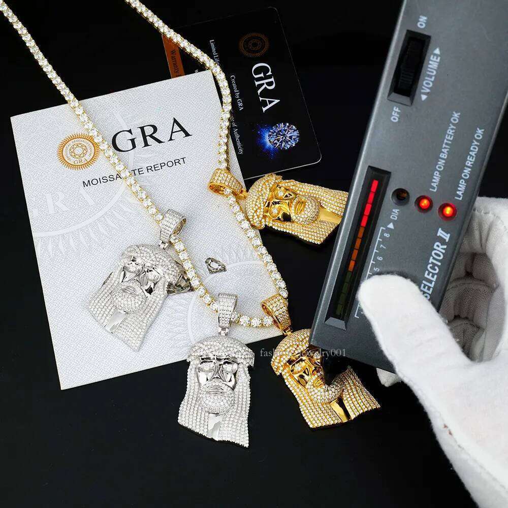 Wholesale Custom Men Sier Bling D Vvs Mossanite Moissanite Dia Iced Out Jesus Piece Pendant for Tennis Chain Necklace