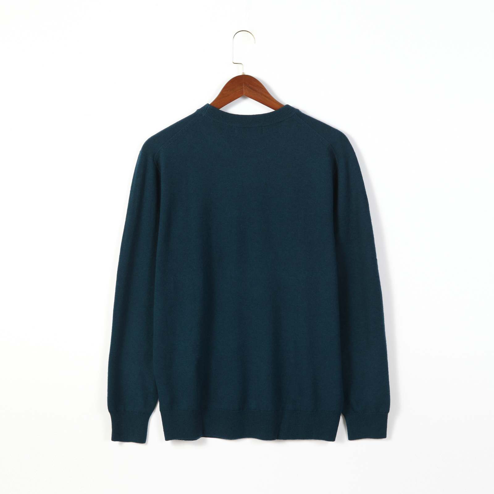 Men's round neck solid color sweater multi-color basic models of autumn and winter knitting bottoming tops