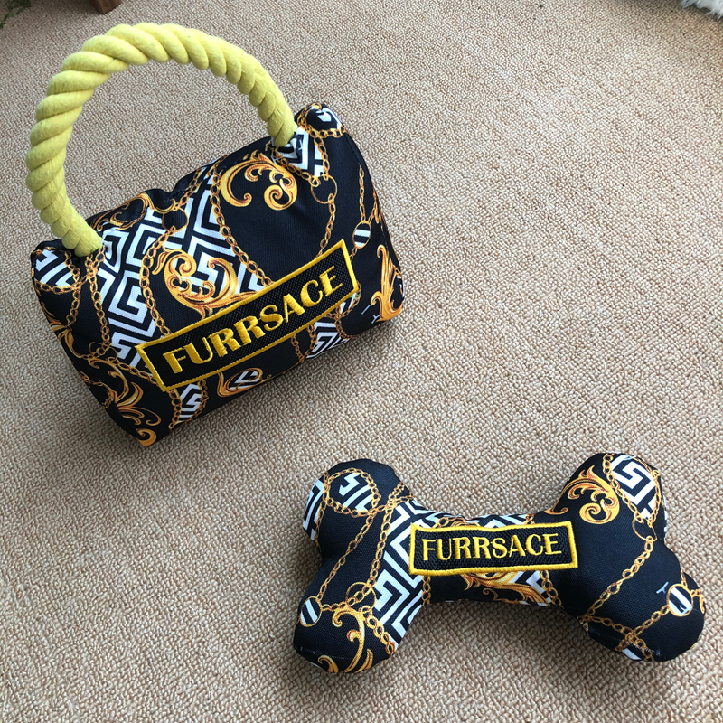 Designer Dog Plush Toys Stuffed Luxury Pet Squeaky Toys Handbag Bone Chewing Accessory Haute Couture Purses Handbags Fashionable Dog Birthday Gift H42