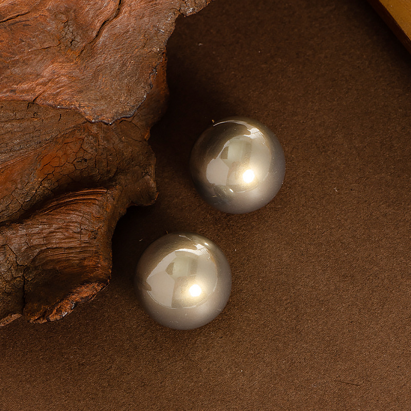 Sier Needle Korean Fever Same Style High Gloss Oversized Pearl Stud for Women Elegant Simple High-end Feel Earrings