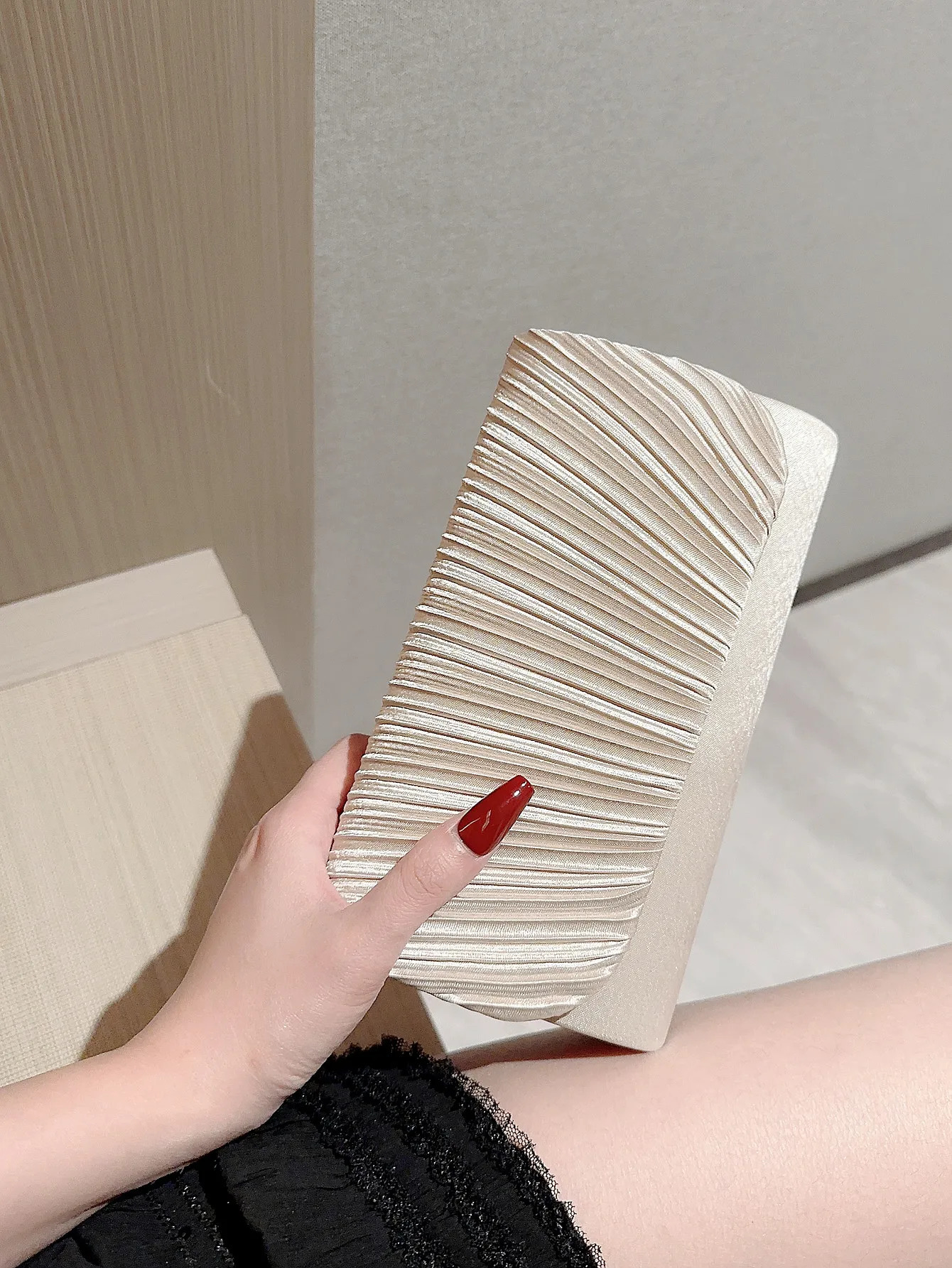 Womens Elegant Satin Evening Bag Pleated Clutch Wedding Purse Formal Tote Party Prom Clutch with Rhinestones for Wedding Bride 250723