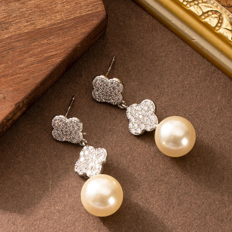 Fashion Exquisite Style Full Dia Four-Leaf Clover Pearl Tassel Earrings for Women High-End Long Niche Sier Needle Ear Jewelry