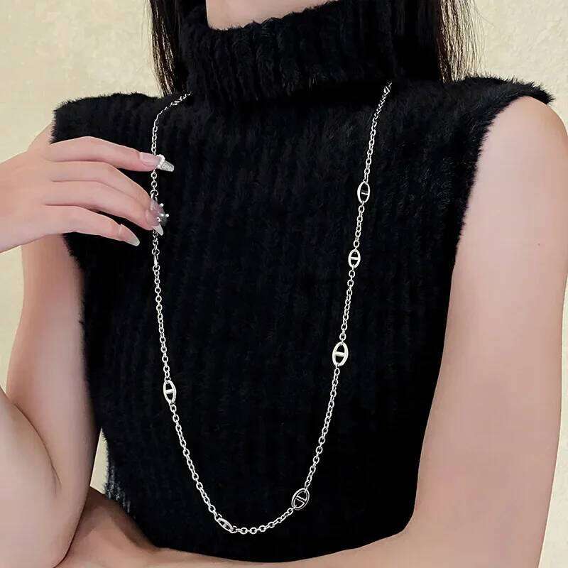 French Retro Style Fashionable Pig Nose Necklace, High-end OT Sweater Chain,light Collarbone Chain,high-end Girl Necklace