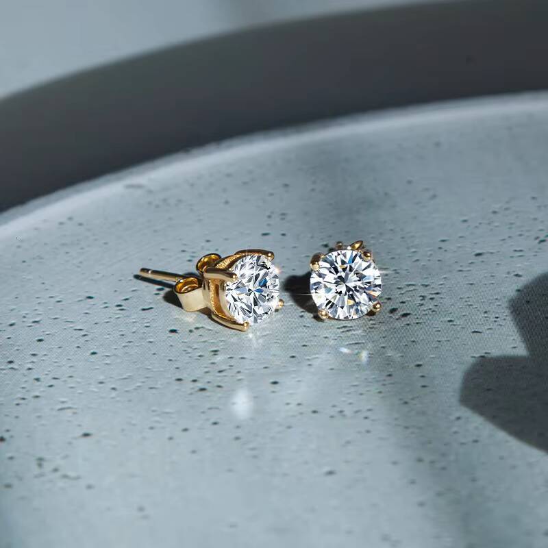 Niche Classic Four-Prong Genuine Moissanite Stud Earrings for Women High-End S925 Sterling Silver with Gold Plating Wholesale