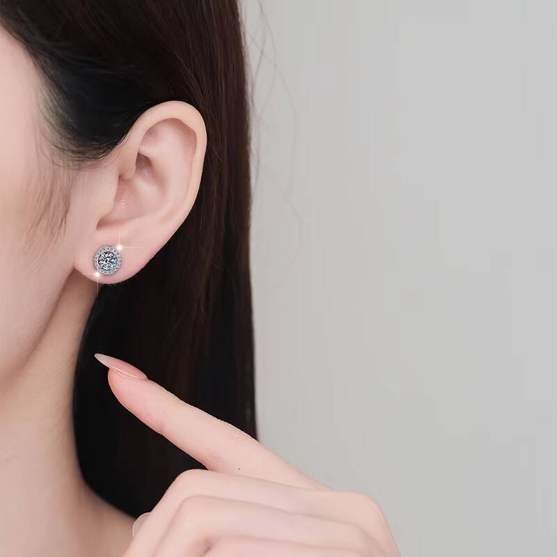 Factory Prices Fine Jewelry Full Moissanite Synthetic Diamond S925 Sterling Silver Screw Black Stud Earrings of Ladies Gift