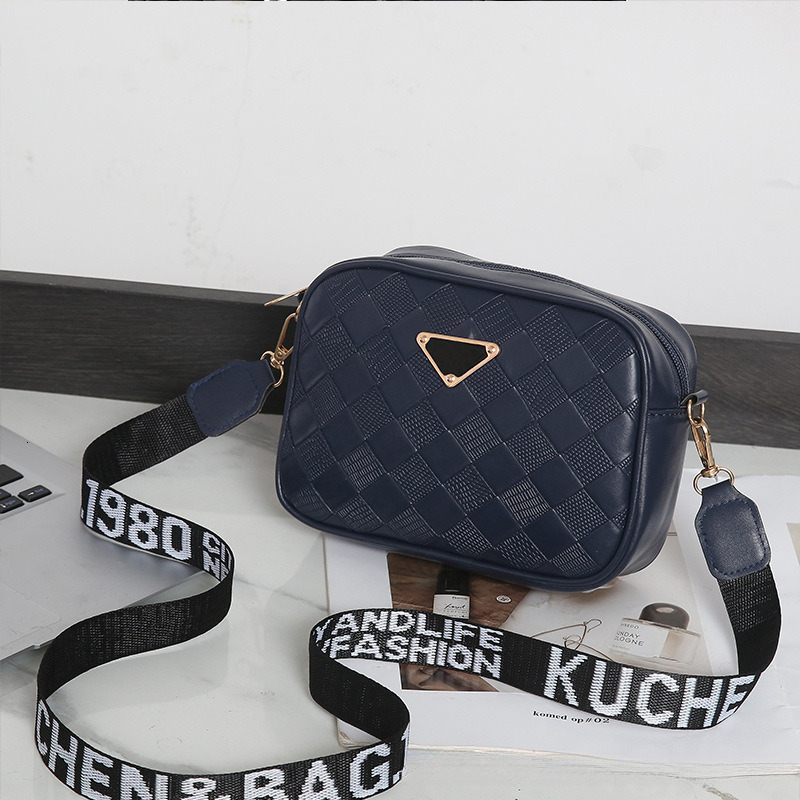 Fashionable Women's Woven Texture Handbag With Free Shipping, Designer's Luxurious Texture Small Square Bag, Shoulder Bag, New Casual Makeup