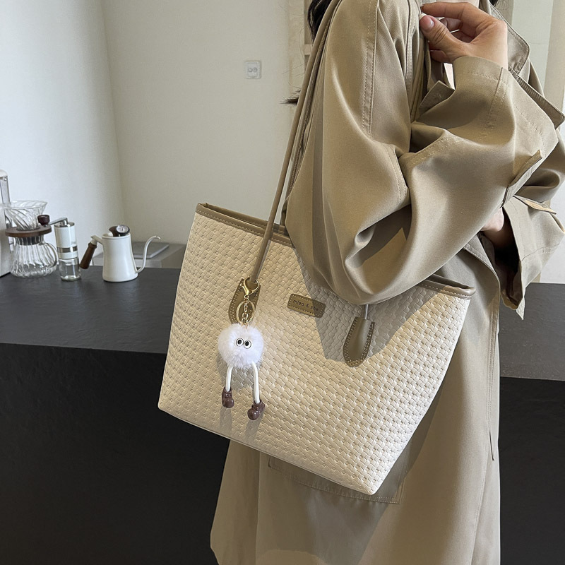 Luxury Brand Designer Bag Women's Luxury bag Bag Retro Large Capacity Handbag New Fashion Embossed Shoulder Underarm Bag For Work Commute Tote Ba