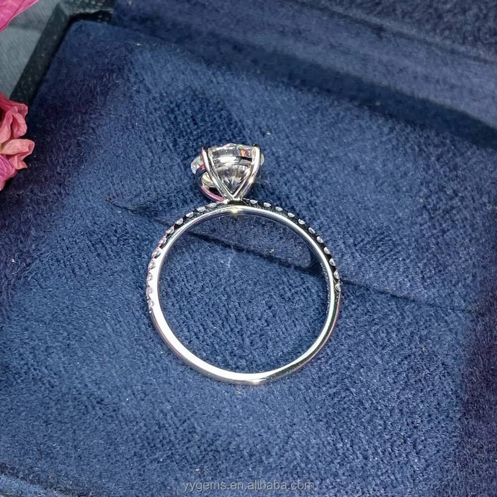 Classic 1.0CT Round Cut VVS Moissanite Diamond Ring 925 Silver with Simple Design for Womens Party Jewelry