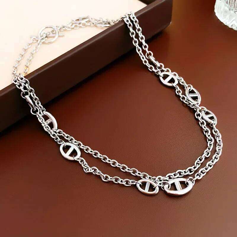 French Retro Style Fashionable Pig Nose Necklace, High-end OT Sweater Chain,light Collarbone Chain,high-end Girl Necklace