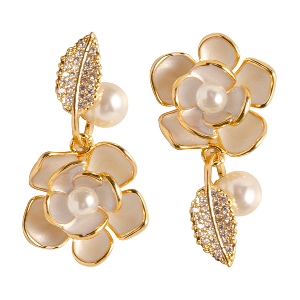 Fashion Exquisite Asymmetric Glaze Pearl Inlaid Rose Flower Stud for Women High-end Versatile Elegant Sier Needle Earrings