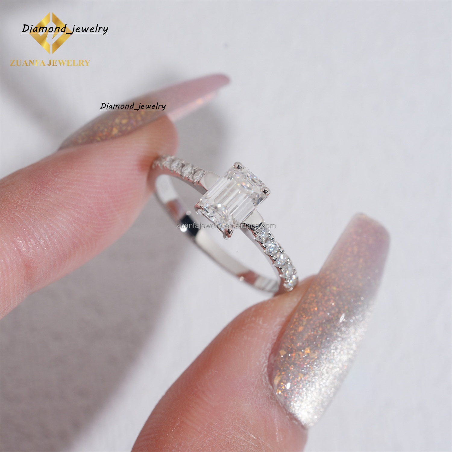 Halo Hidden Pass Diamond Tester Stylish S925 Boutique Luxury Iced Out Jewelry 1Ct Emerald Moissanite Diamond Engagement Ring