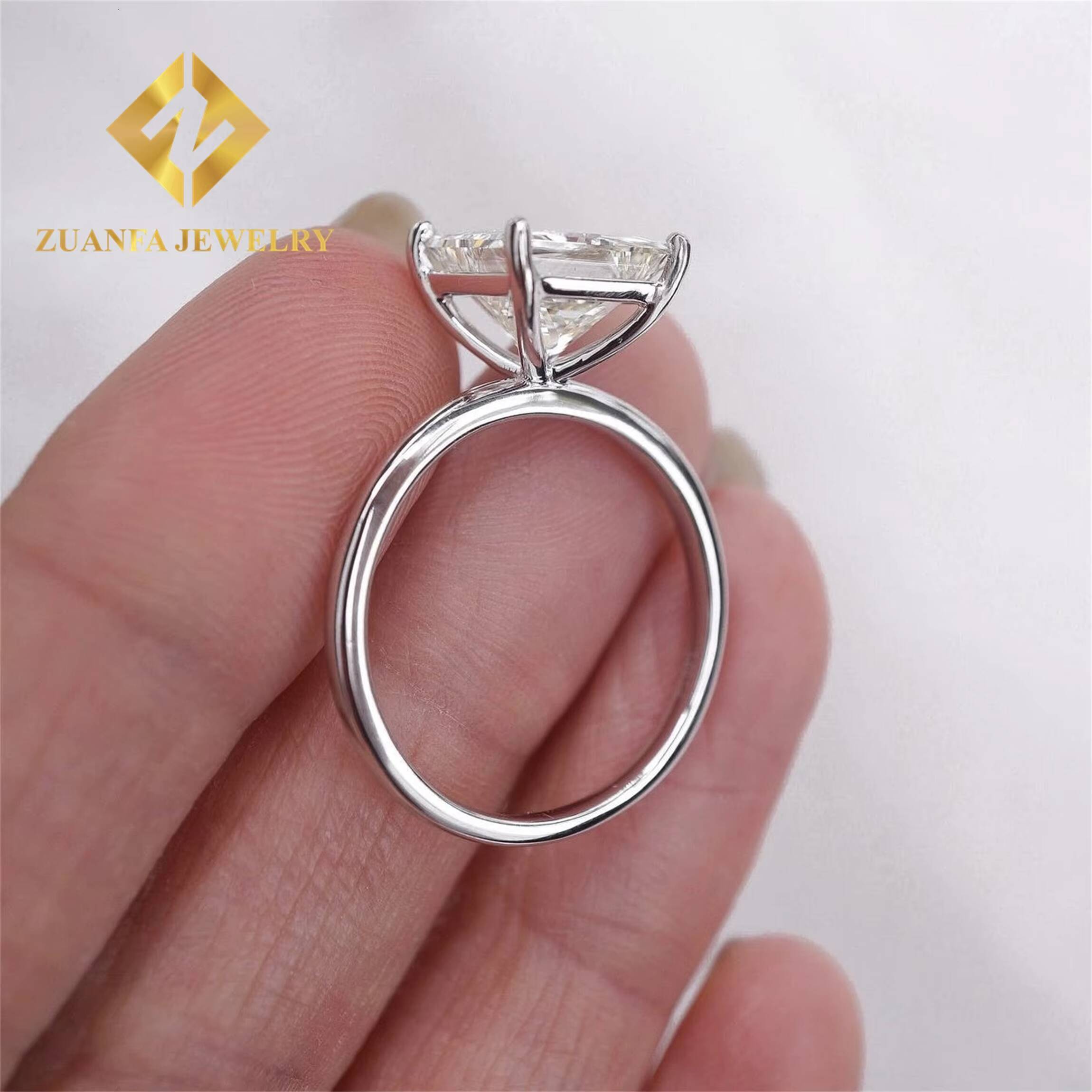 Elegant Women Style 10k 14k Yellow Gold Luxury Bridal Wedding Jewelry Emerald Princess Moissanite Engagement Solitaire Ring