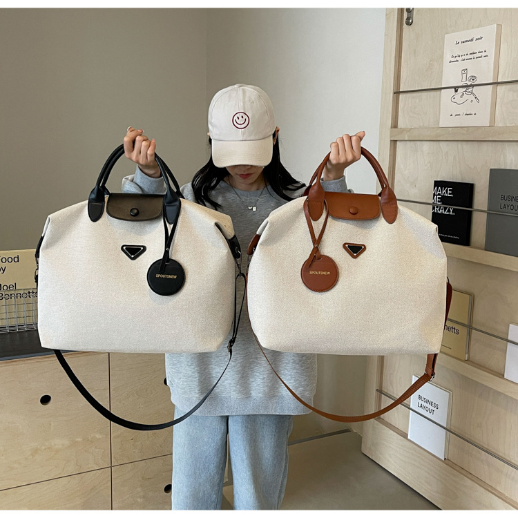 Large capacity lightweight travel bag new single shoulder commuting crossbody bag convenient hand luggage bag brown black