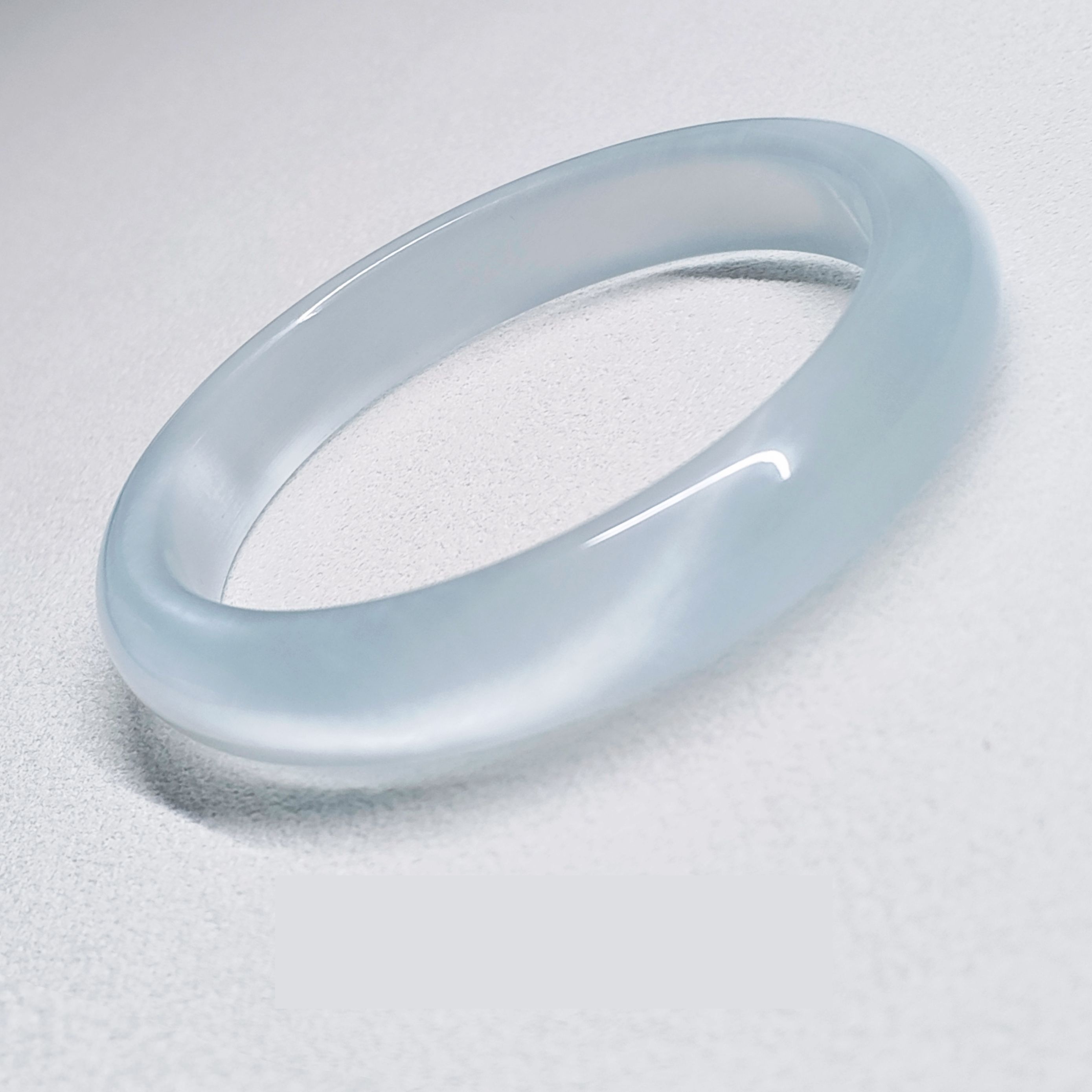 Xiling Cat's Eye Bracelet: A Sliver of Sky Light