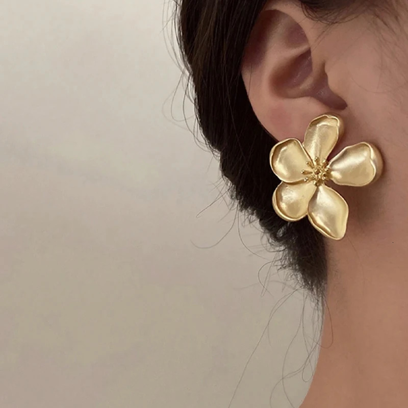 Exaggerated European American Style Metal Flower Stud Earrings For Womens Daily Wear Fashion Gold Color Jewelry Gifts 250715