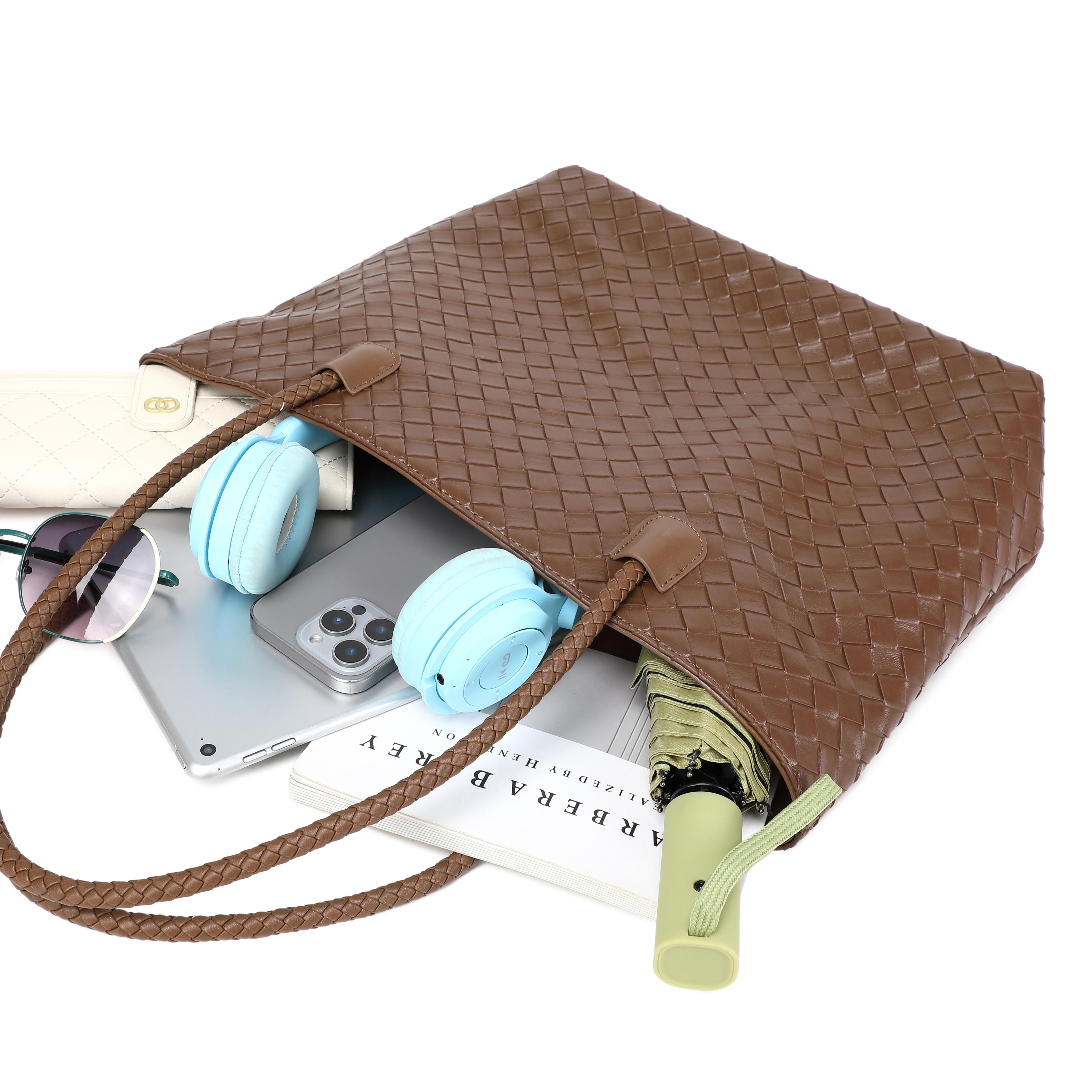 Large-capacity hand-held tote bag, new autumn and winter style, mother and child hand-woven bag, retro and trendy, single-shoulder armpit