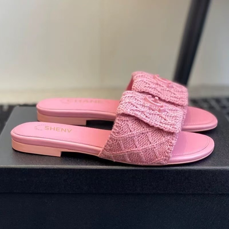 2025 New Woven Style Women's Slippers With A Single Slide 2025 Summer New Beach Sandals Luxury Designer Shoes Flat Outdoor Slippers And Backpack 