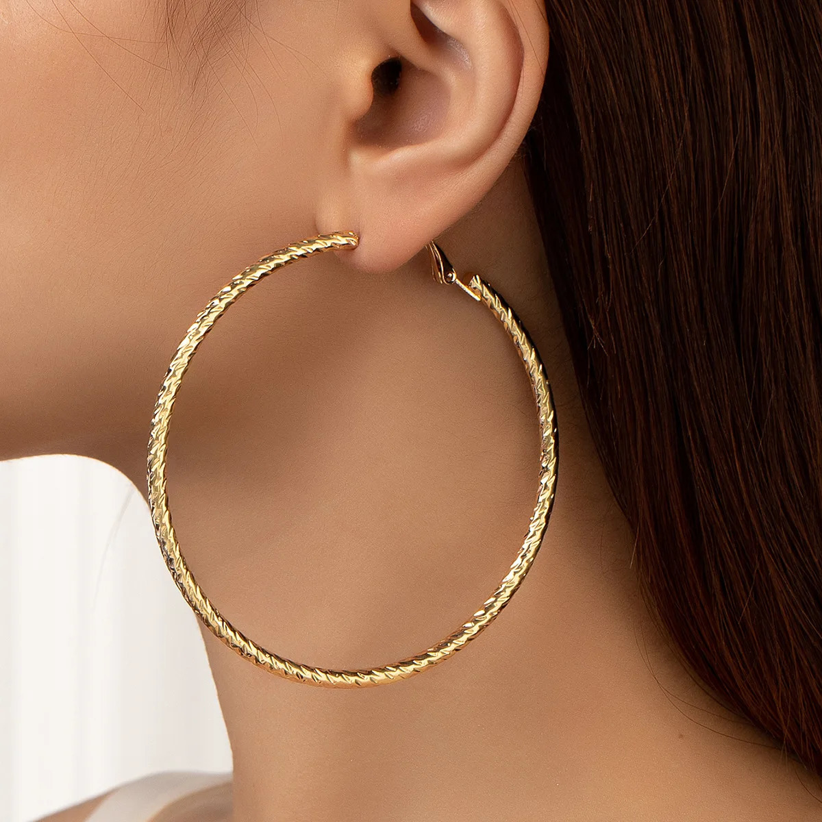 Geometric Metal Hoop Earrings for Women Jewelry Gift Carve Serrations Round Circle Trendy Exaggerate Statement Earring 250715
