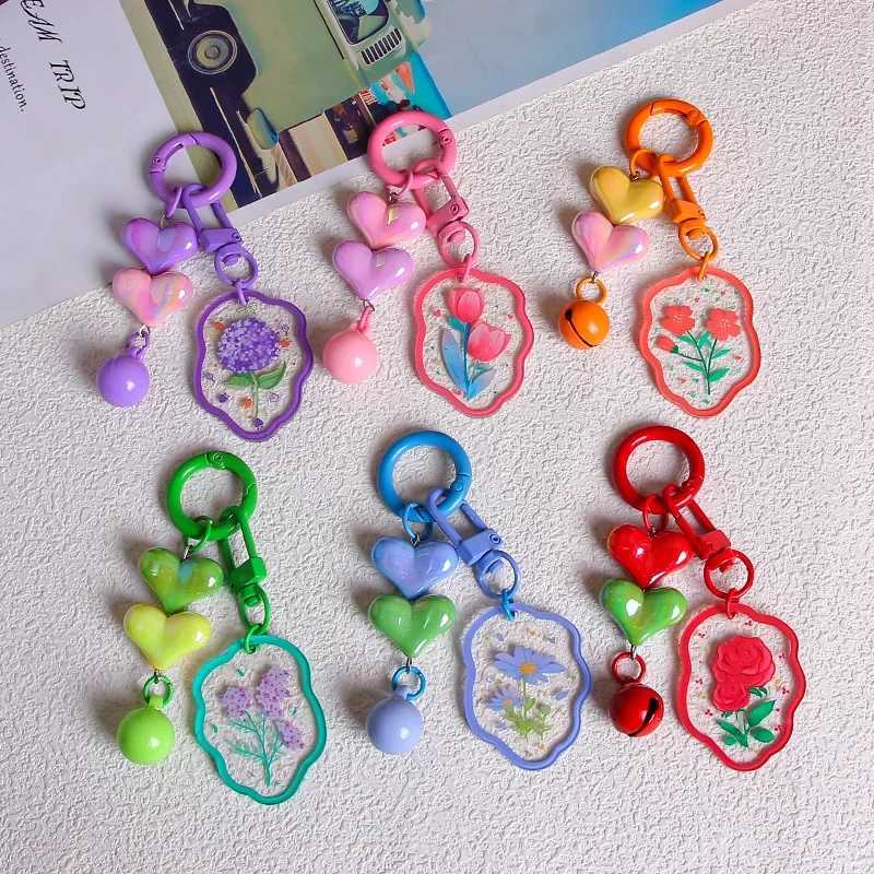 Beautiful Colorful Flower Keychains Heart-shaped Pendant Acrylic Floral Keychains Woman Handbag Ornament R250725