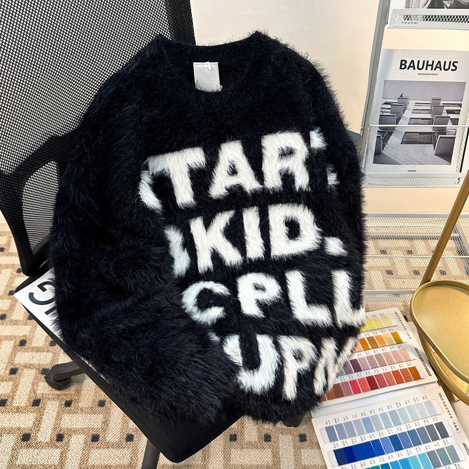 American Style Loose Letter Round Neck Lazy Style Soft Sweater for Men and Women Autumn Winter Mohair Versatile Couple Top 250411