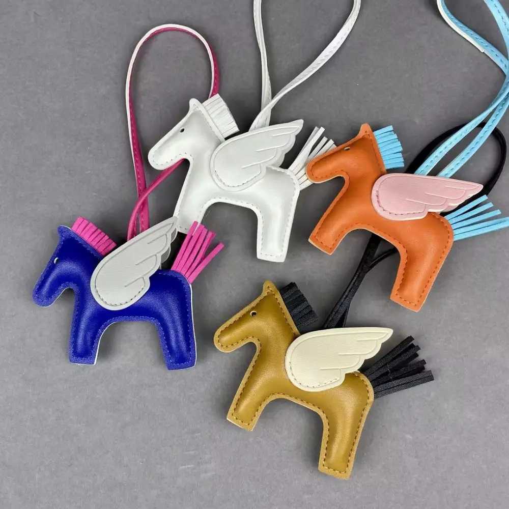 Py Bag Charm - Mti-Color Horse Charm Accessory for Handbag Backpack Keys Y250725