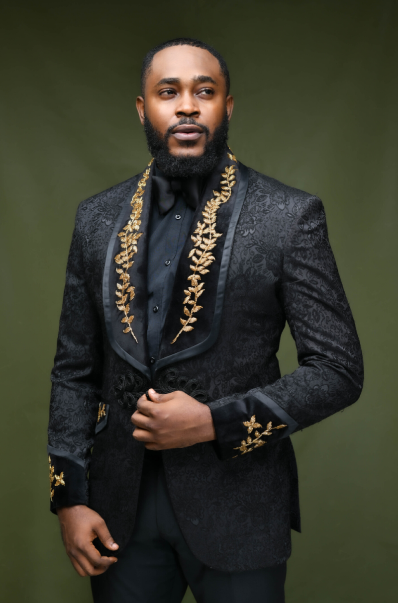 Handsome Jacquard 2 Pieces Men Suits One Button Shawl Lapel Appliques Tuxedo Slim Wedding Groom Prom Plus Size Costume Homme Bridegroom Tailor Made Co