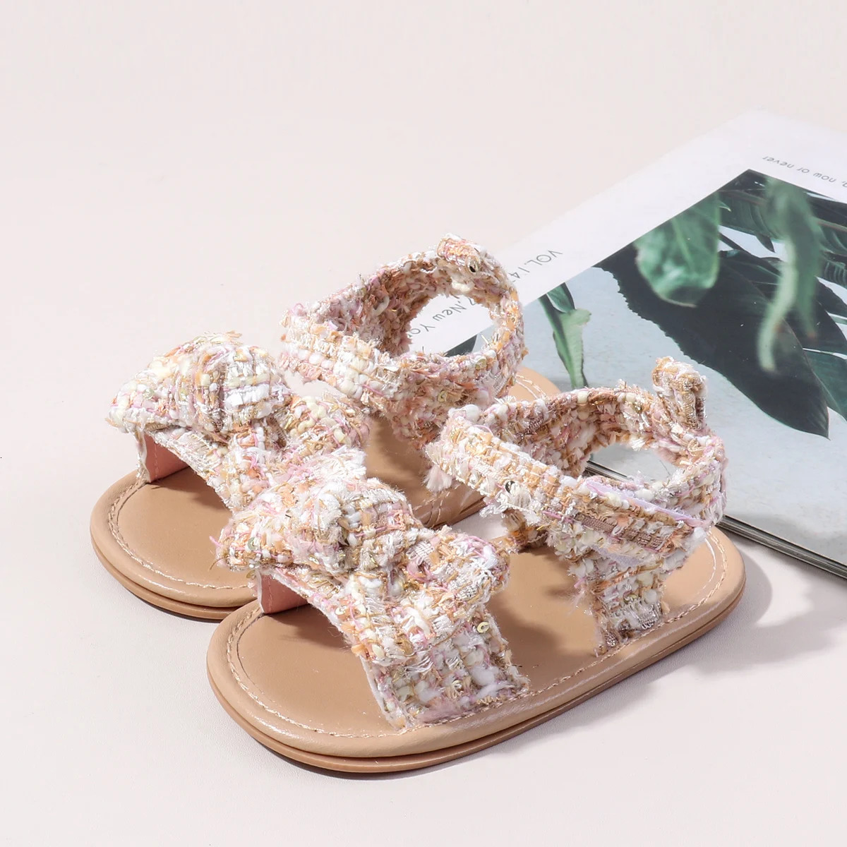 Selling Summer Baby Girls First Walking Indoor Outdoor Beautiful Sandals With Comfortable And Soft TPR Sole BSK5126 250725