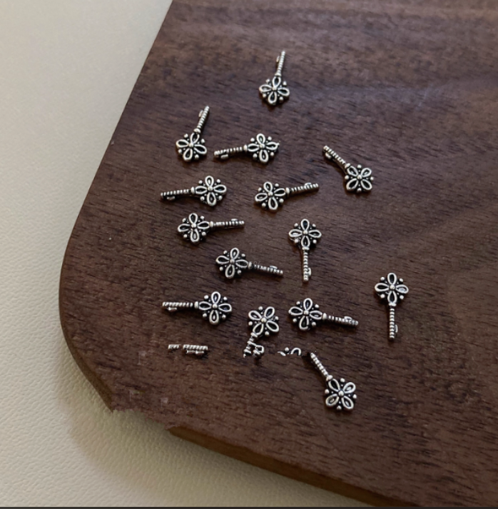 New retro Crochet nail art accessory with high color retention punk style cross silver dark metal nail decoration