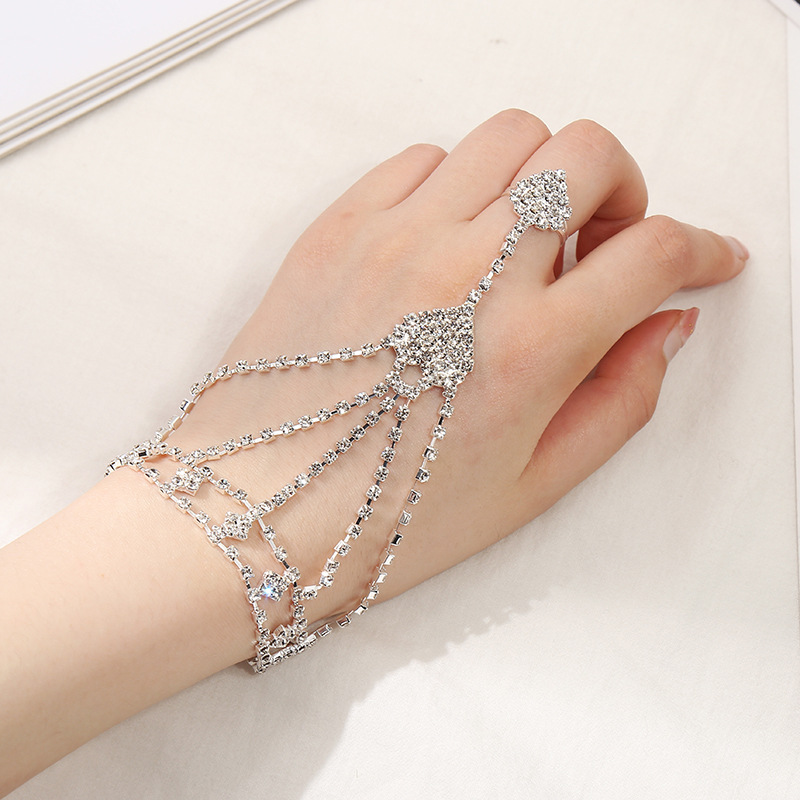 Silver Rhinestone Clove Ankle Bracelet with Matching Toe Rings - Fashion Accessory for Wedding Dancing & Beachwear