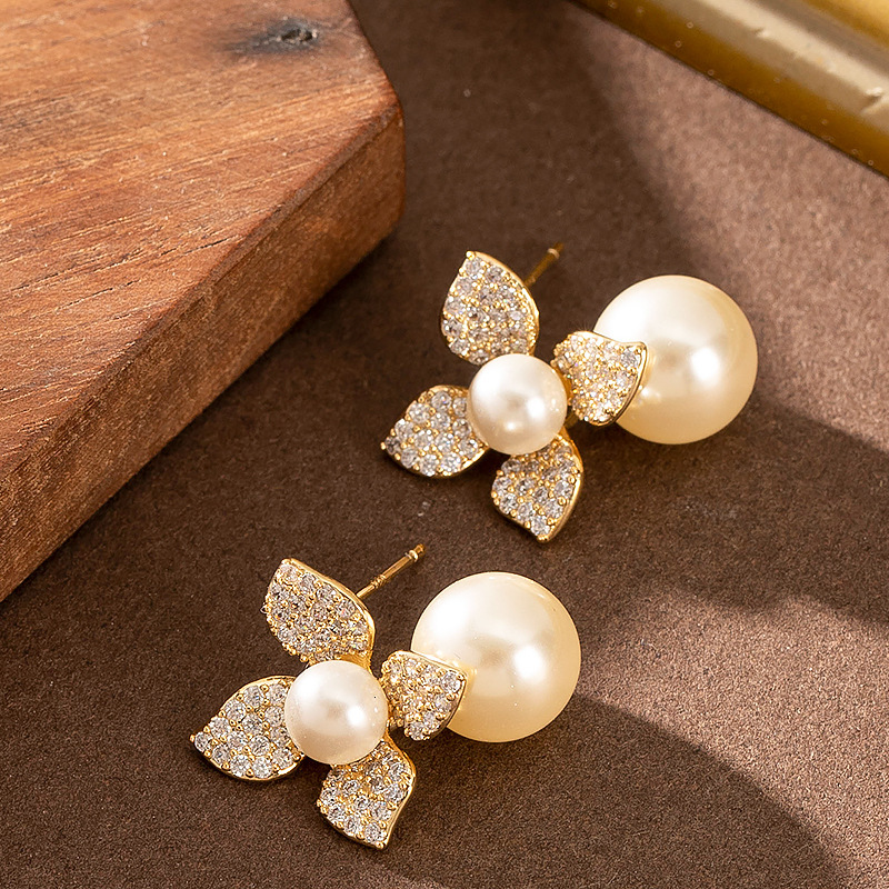 French Elegant Exquisite Fresh Full Dia Petal Flower Pearl Stud Earrings Light High-end Sier Needle Ear Jewelry